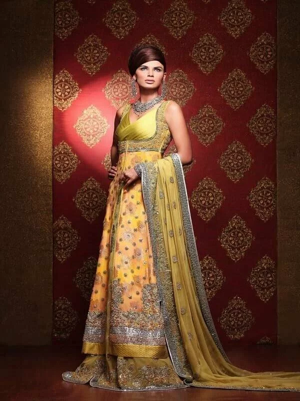 Bridal Mehndi Dresses Designs Collection 2017 6